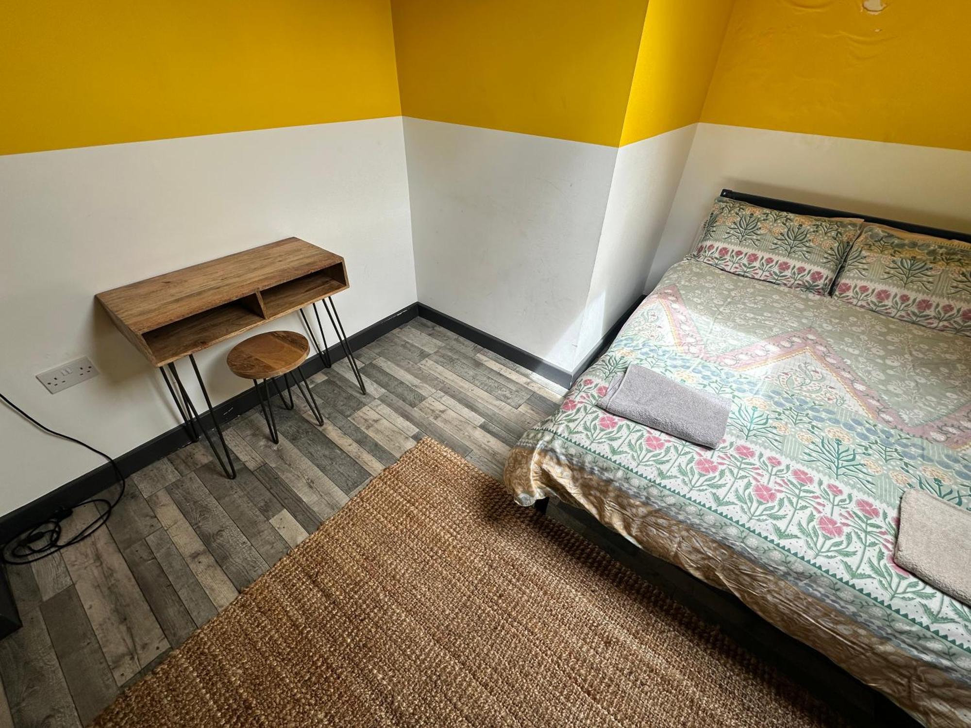 Town Center Willow Apartment - Sleeps Up To 10 - Dogs Welcome - 2 Minutes From Train Station Blackpool Buitenkant foto